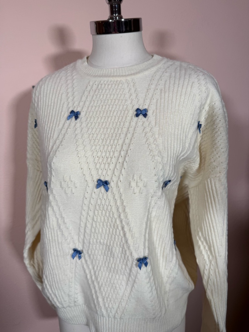 Nannette Cream white long sleeve sweater with blue satin bows large NEW